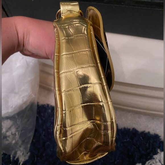 NWT Minnie Mouse Faux Croc Shoulder Bag - Picture 4 of 10